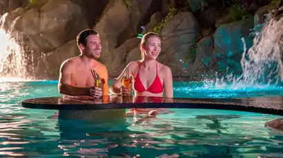 4 parcs d'attractions pour profiter entre adultes (en laissant les lardons à la maison)